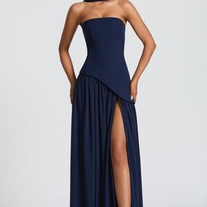 Maliyah Elegant Navy Blue Strapless Evening Gown